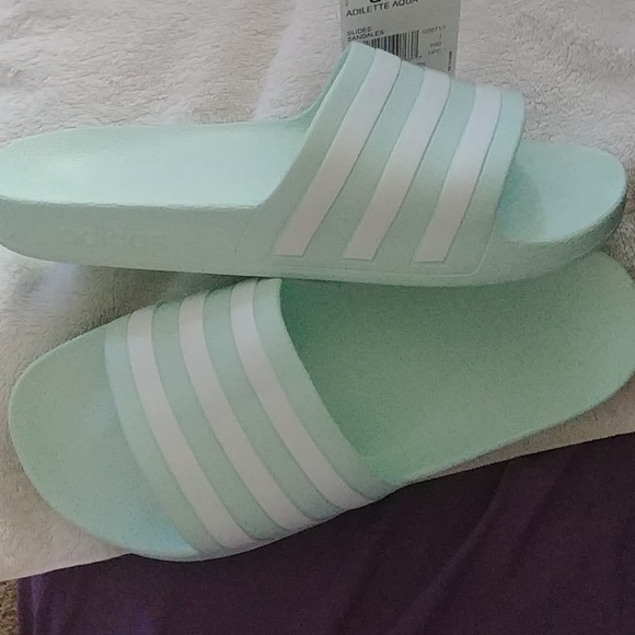Adidas slides brand new - Picture 3 of 3